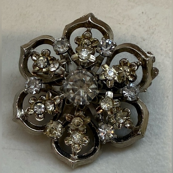 Coro Jewelry - Vintage Coro Signed Silver Tone Chunky Rhinestone Brooch 3-D